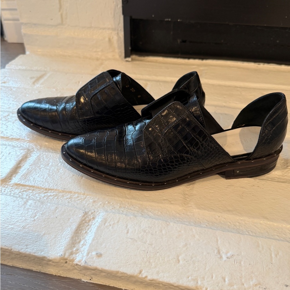 Freda Salvador Black Textured Loafers